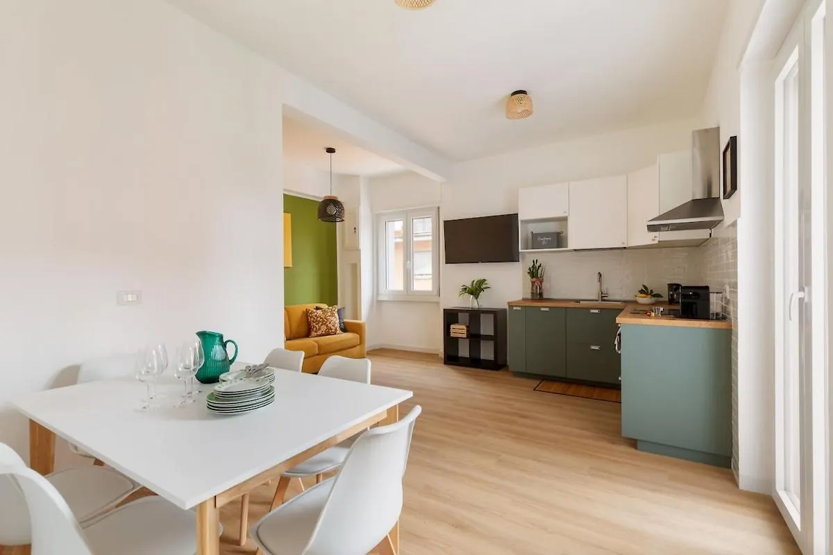 Design Apartment, Near Tiburtina Station Rome